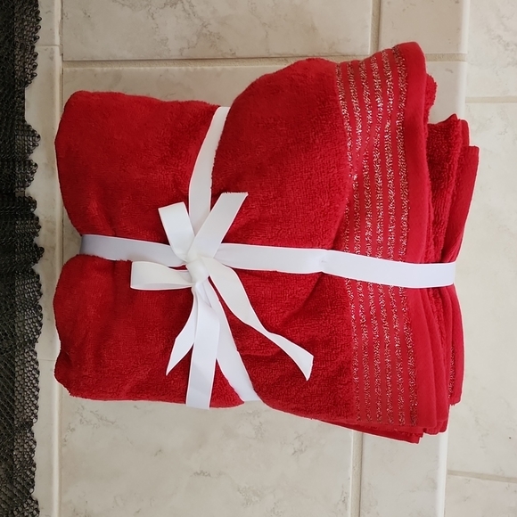Bath Holiday Towel Set Poshmark